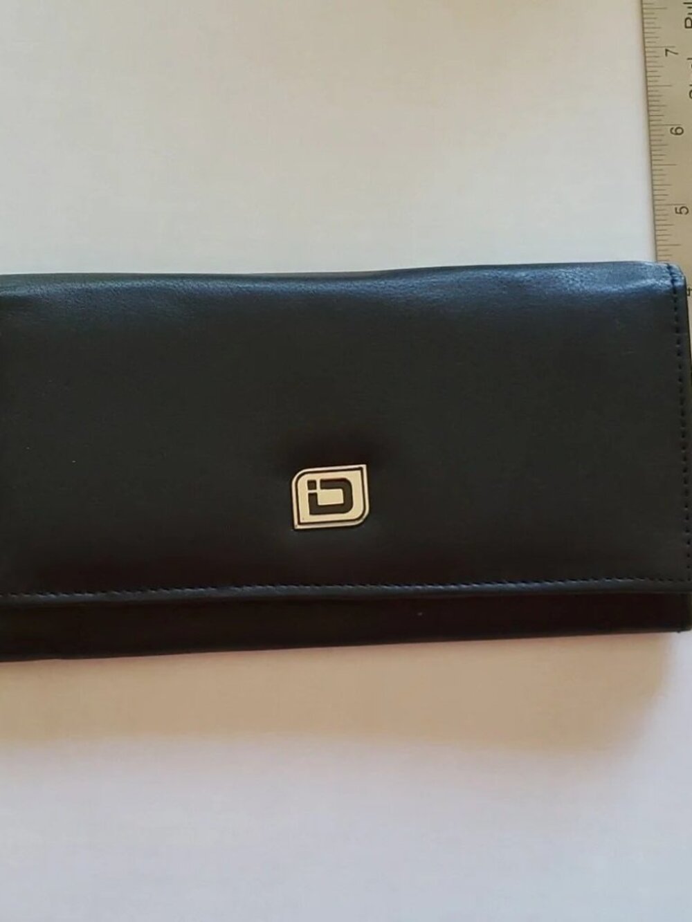 Women's RFID Leather Wallet - Black - Identity Stronghold